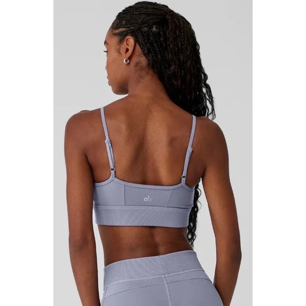Alo Yoga Seamless Delight‎ Bra Dusty Lavender Low Impact Sports Bra size Medium.